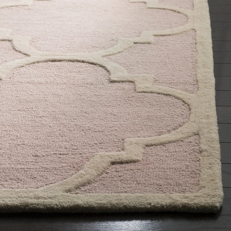 Safavieh Cambridge 4'-0" x 6'-0" Rug in Light Pink / Ivory