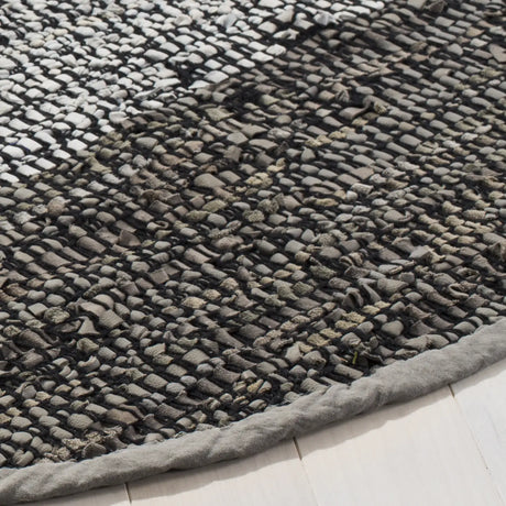 Safavieh Vintage Leather 6'-0" x 6'-0" Rug in Light Grey / Grey