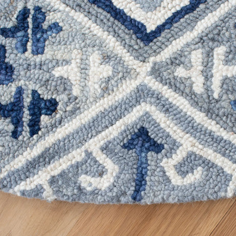 Safavieh Aspen 7'-0" x 7'-0" Rug in Grey / Navy