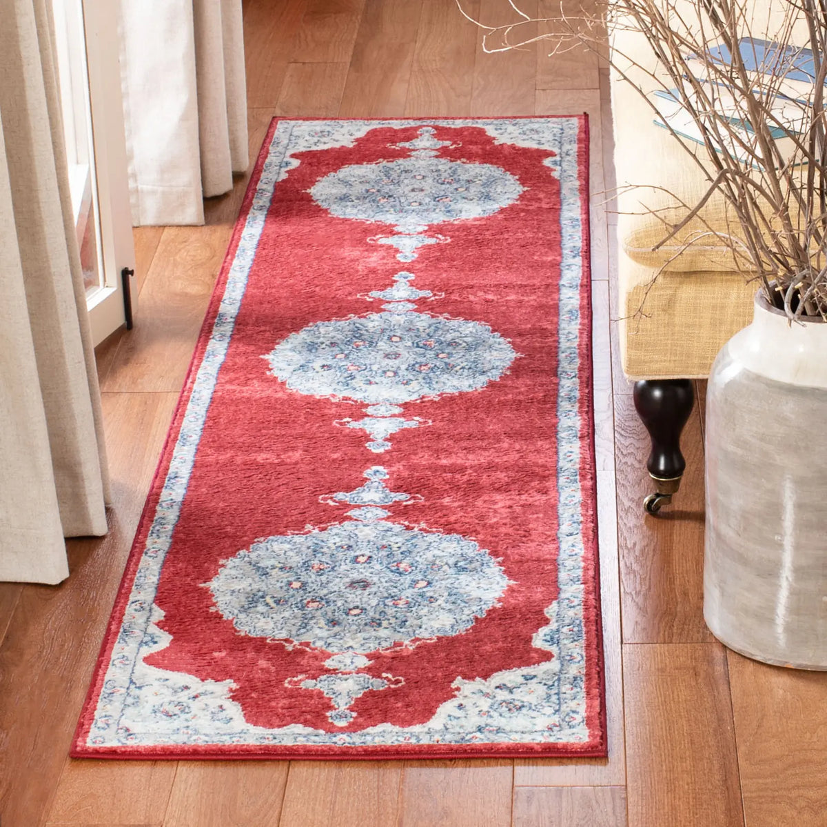 Safavieh Brentwood 2'-0" x 10'-0" Rug in Red / Ivory
