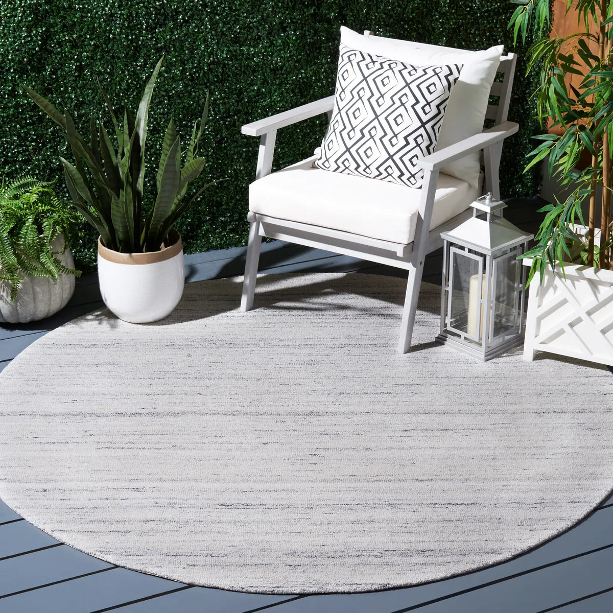 Safavieh Outdoor Micro-Loop 6'-0" x 6'-0" Rug in Ivory