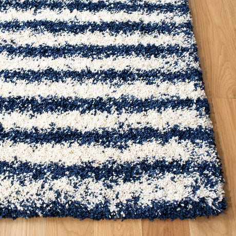 Safavieh Hudson Shag 4'-0" x 6'-0" Rug in Navy / Ivory