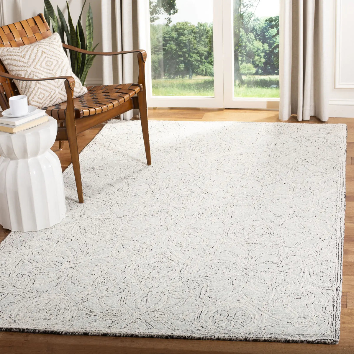 Safavieh Micro-Loop 5'-0" x 8'-0" Rug in Grey / Ivory
