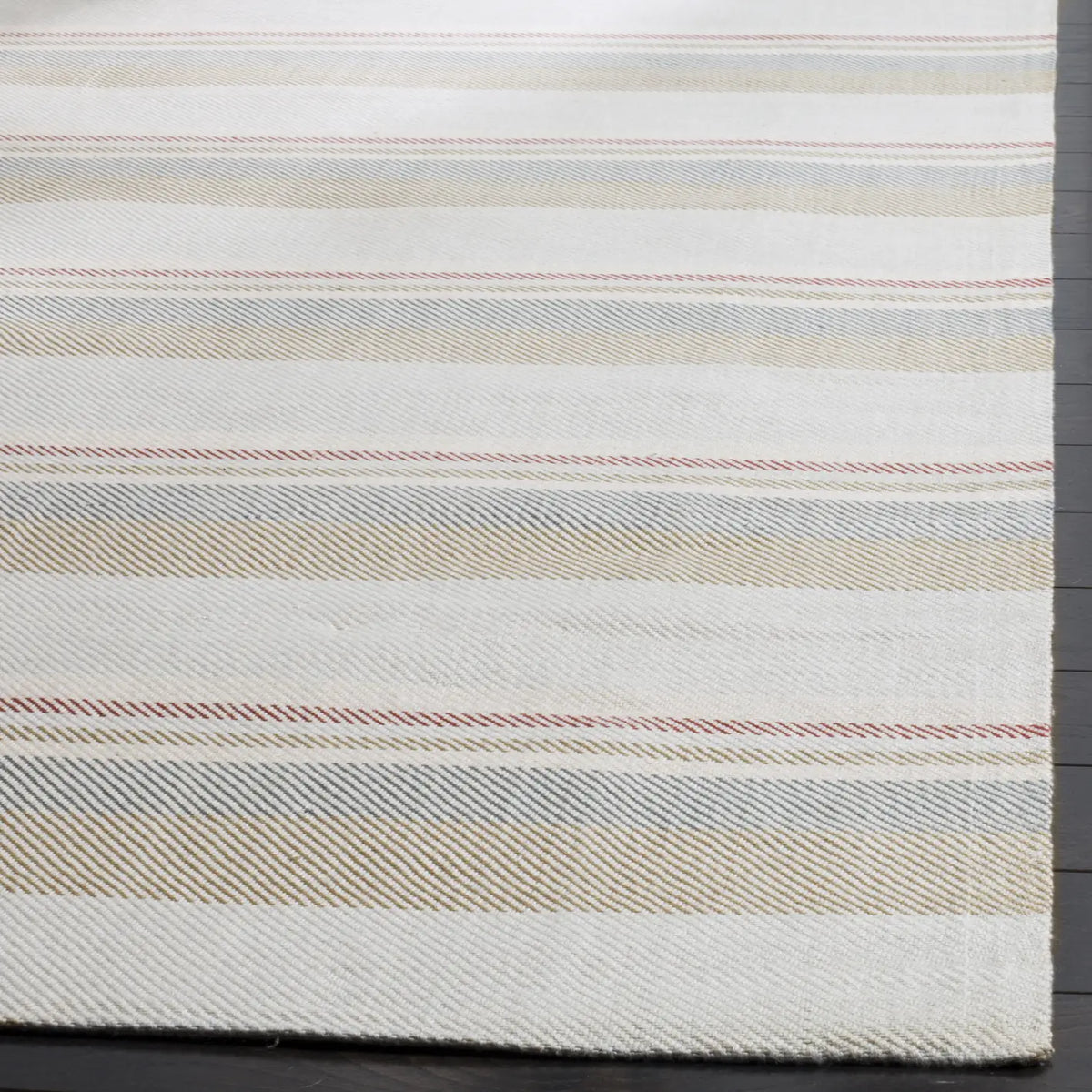 Safavieh Marbella 5'-0" x 8'-0" Rug in Multi