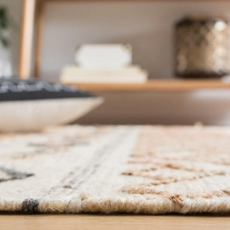 Safavieh Natural Fiber 4'-0" x 6'-0" Rug in Natural / Ivory