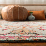 Safavieh Classic Vintage 5'-0" x 8'-0" Rug in Red / Beige