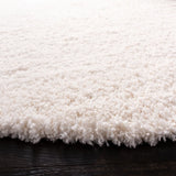 Safavieh Fontana Shag  800 5'-3" x 5'-3" Rug in Ivory