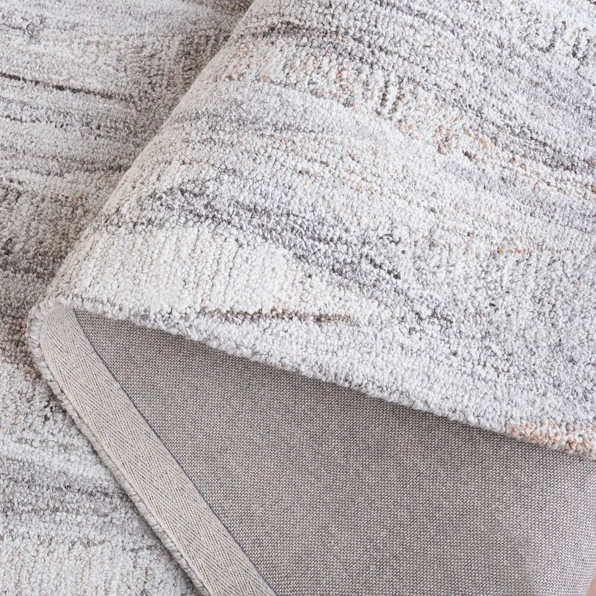 Safavieh Abstract 4'-0" x 6'-0" Rug in Beige / Brown