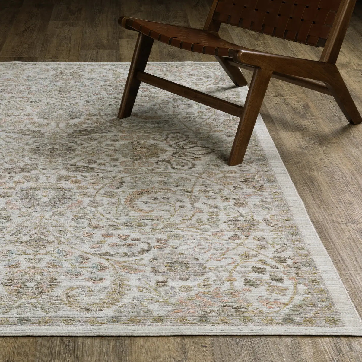 Oriental Weavers Sphinx Cavett CAV05 Gold Rugs - angle/detail