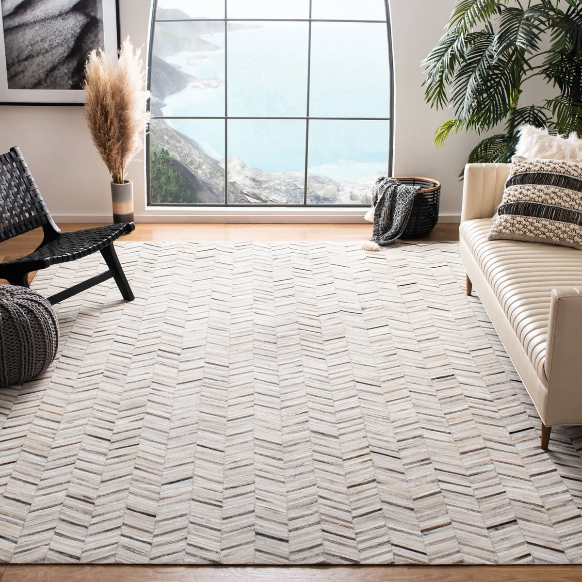 Safavieh Studio Leather 8'-0" x 10'-0" Rug in Ivory / Grey