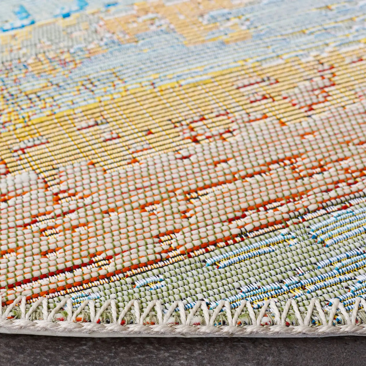 Safavieh Barbados 500 5'-3" x 5'-3" Rug in Light Blue / Pink