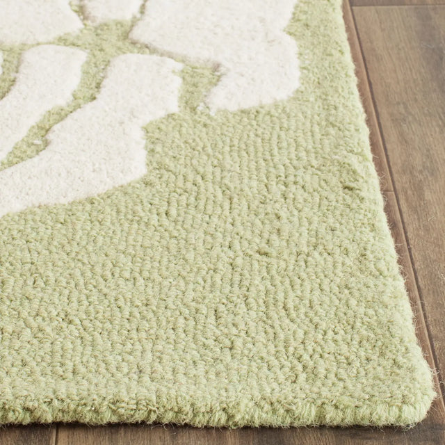 Safavieh Cambridge 4'-0" x 6'-0" Rug in Lime / Ivory