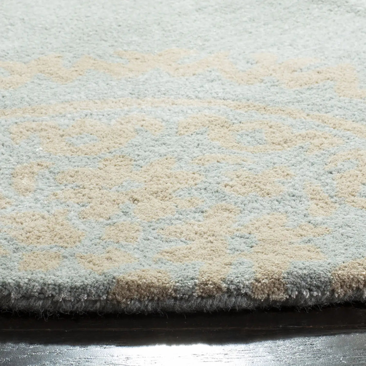 Safavieh Soho 6'-0" x 6'-0" Rug in Blue / Beige