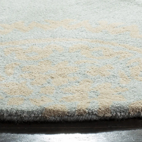 Safavieh Soho 6'-0" x 6'-0" Rug in Blue / Beige