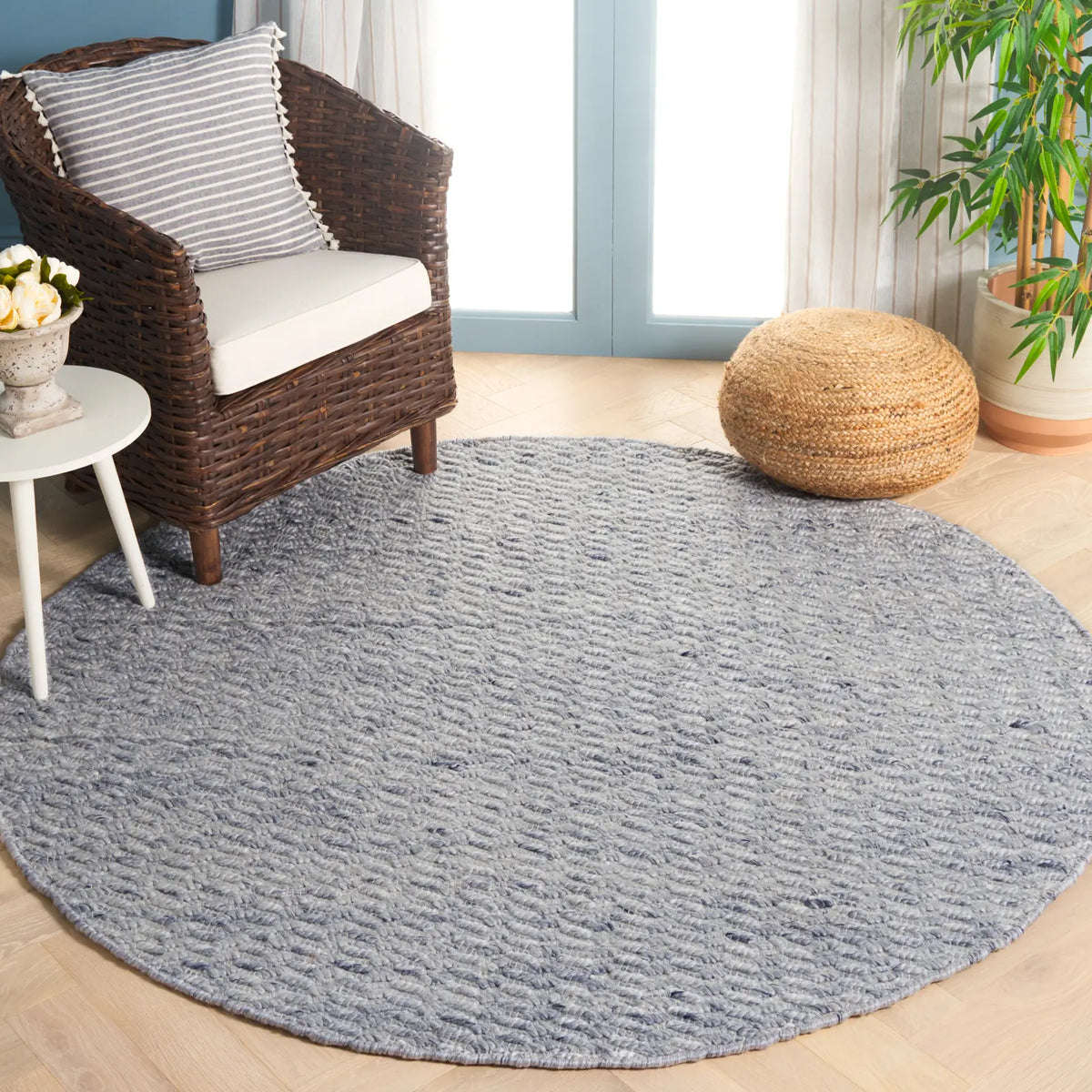 Safavieh Natura 6'-0" x 6'-0" Rug in Grey / Black