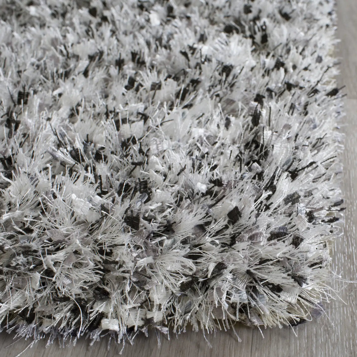 Safavieh Sg-Mls-Malibu Shag 2'-3" x 7'-0" Rug in Silver