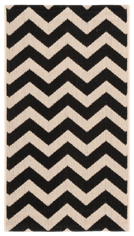 Safavieh Courtyard 2'-0" x 3'-7" Rug in Black / Beige