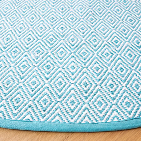 Safavieh Montauk 6'-0" x 6'-0" Rug in Ivory / Aqua