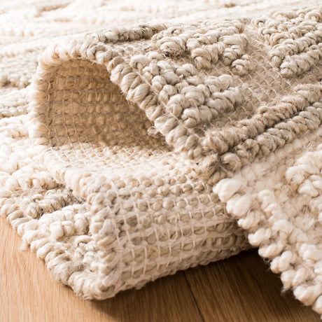 Safavieh Natural Fiber 4'-0" x 6'-0" Rug in Green / Ivory