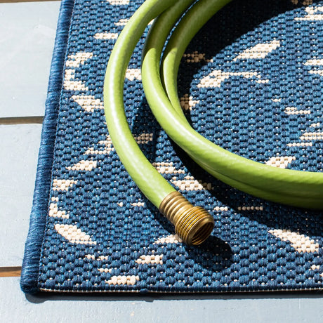 Safavieh Courtyard 4'-5" x 6'-5" Rug in Navy / Ivory