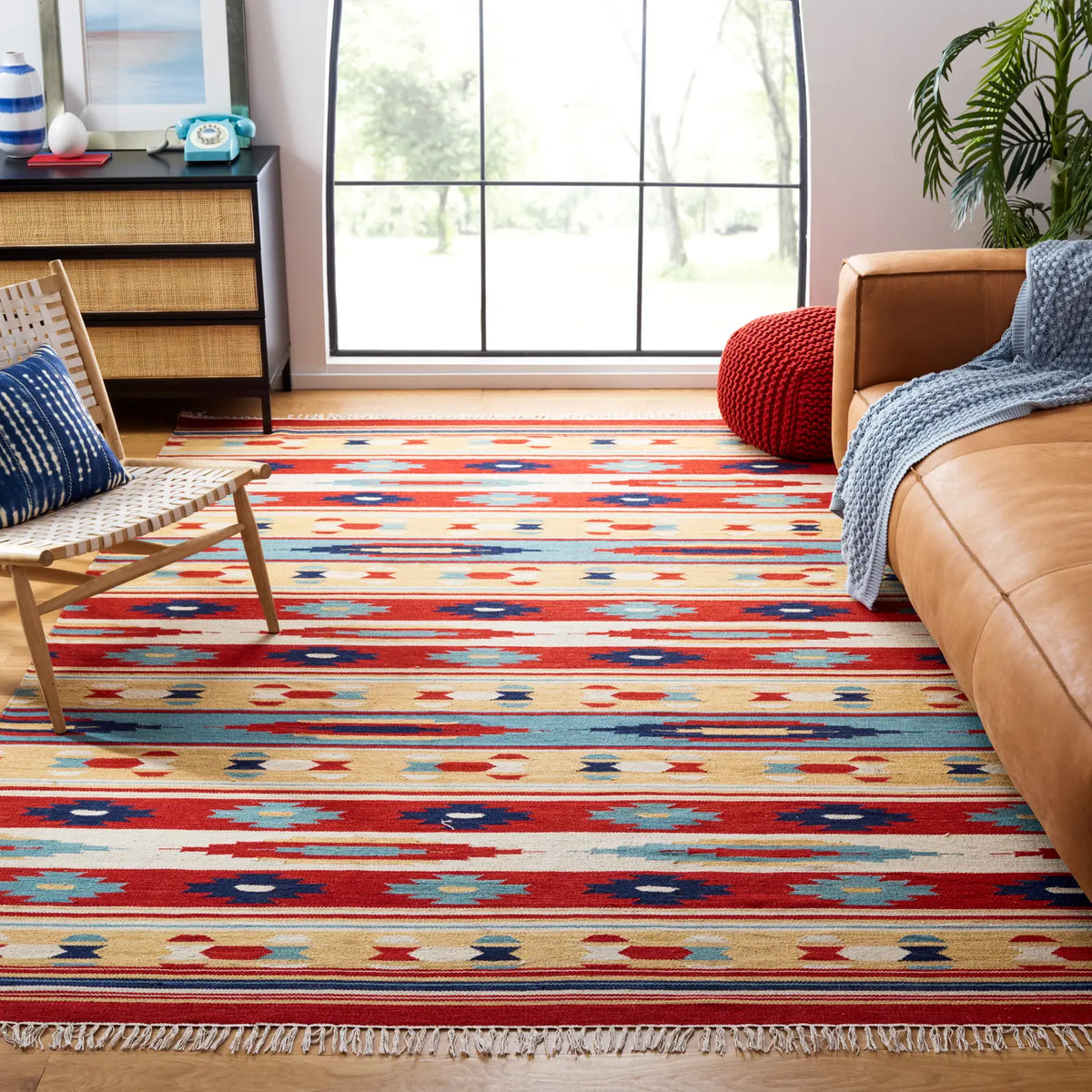 Safavieh Kilim 6'-0" x 9'-0" Rug in Beige / Red