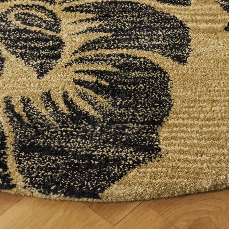 Safavieh Soho 6'-0" x 6'-0" Rug in Gold / Black