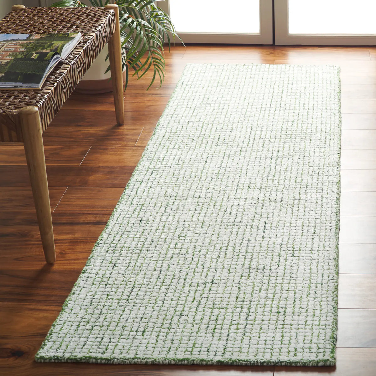 Safavieh Abstract 2'-3" x 8'-0" Rug in Ivory / Green