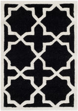 Safavieh Chatham 2'-0" x 3'-0" Rug in Black / Ivory