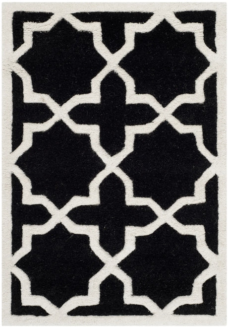 Safavieh Chatham 2'-0" x 3'-0" Rug in Black / Ivory