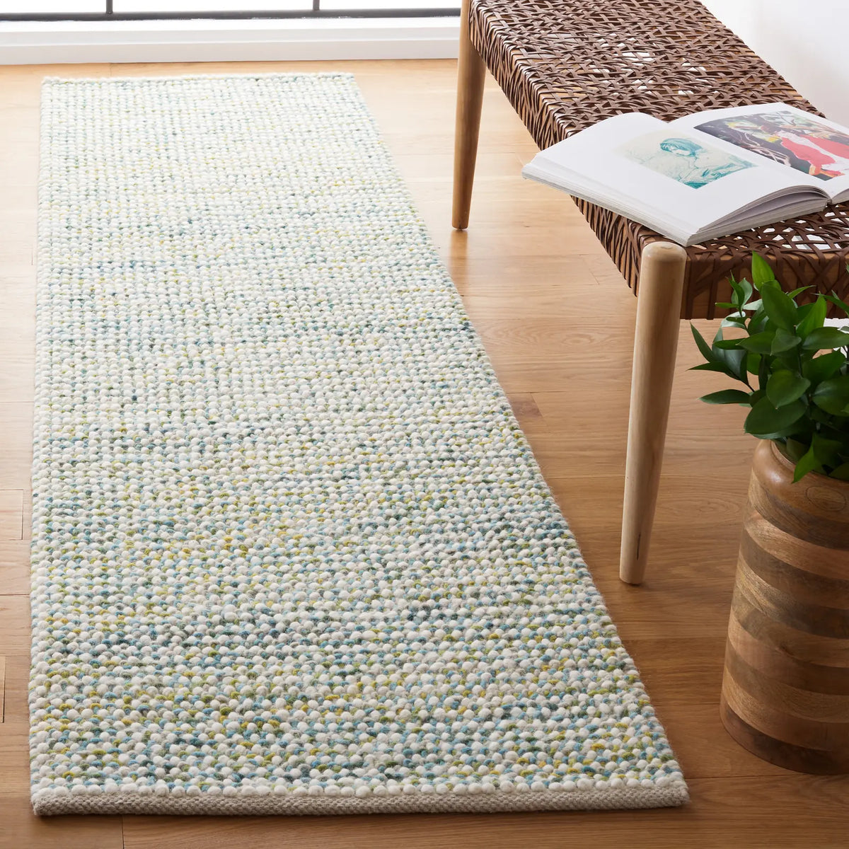 Safavieh Vermont 2'-3" x 8'-0" Rug in Ivory / Blue