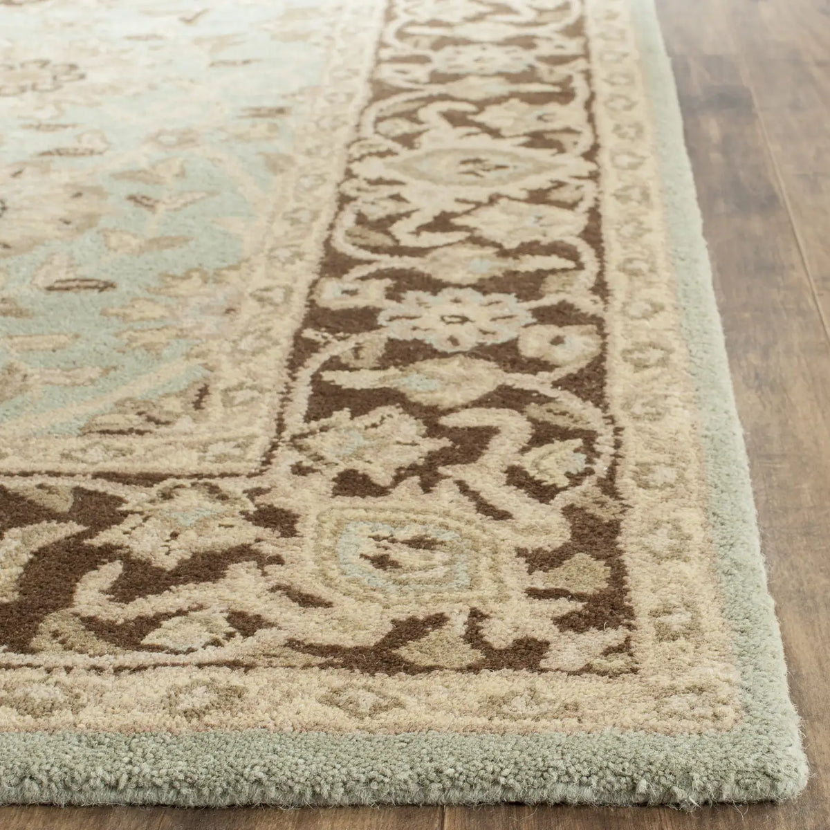 Safavieh Antiquity 4'-0" x 6'-0" Rug in Green / Brown