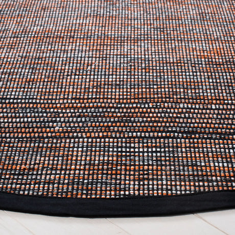 Safavieh Montauk 6'-0" x 6'-0" Rug in Orange / Black