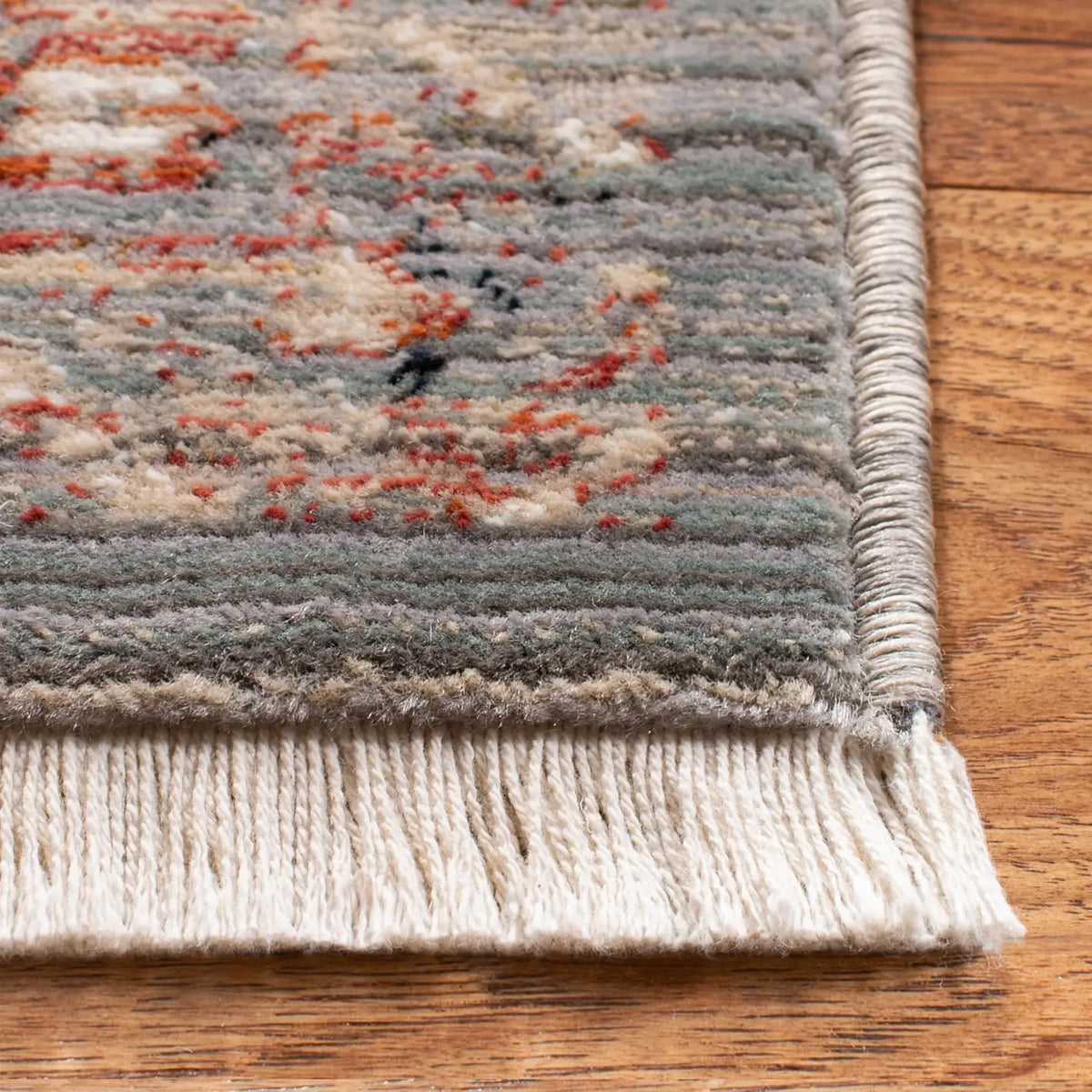 Safavieh Herat 300 4'-0" x 6'-0" Rug in Grey / Cream
