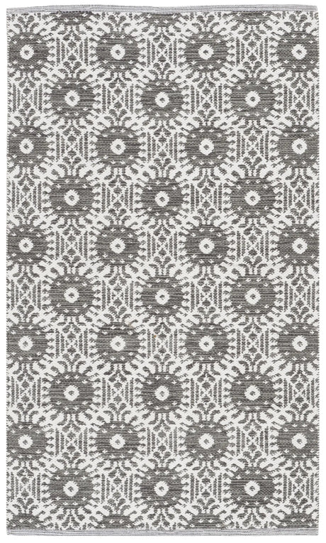 Safavieh Montauk 3'-0" x 5'-0" Rug in Charcoal / Ivory