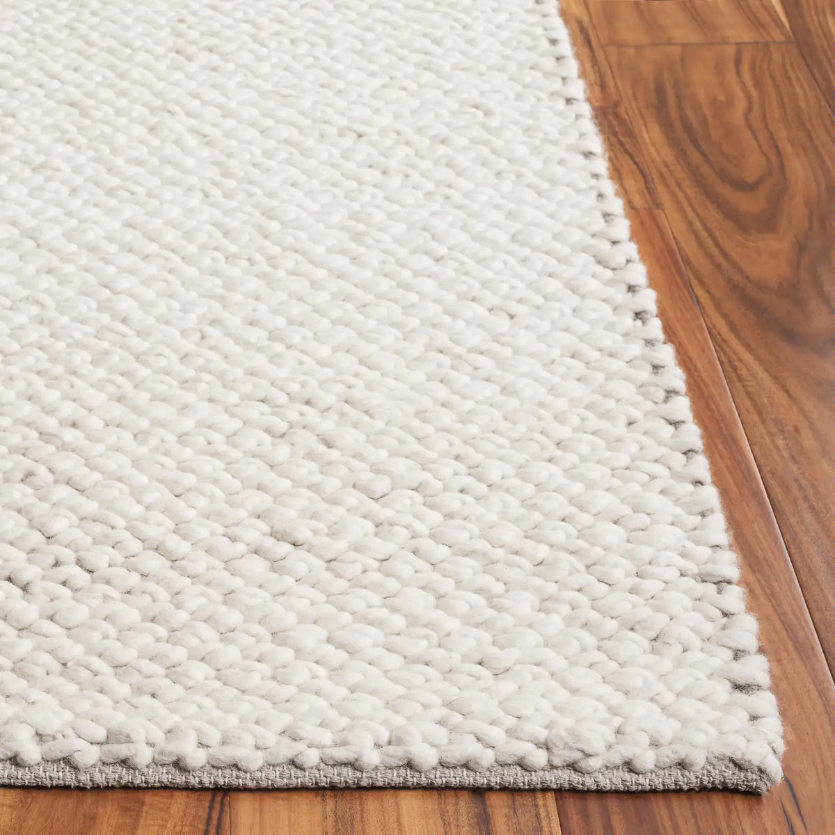 Safavieh Natura 4'-0" x 6'-0" Rug in Ivory