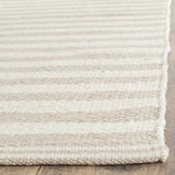 Safavieh Montauk 5'-0" x 7'-0" Rug in Ivory / Light Grey