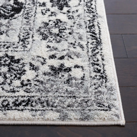 Safavieh Tulum 4'-0" x 6'-0" Rug in Ivory / Black