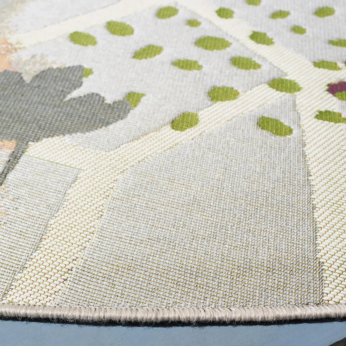 Safavieh Barbados 500 5'-3" x 5'-3" Rug in Grey / Pink