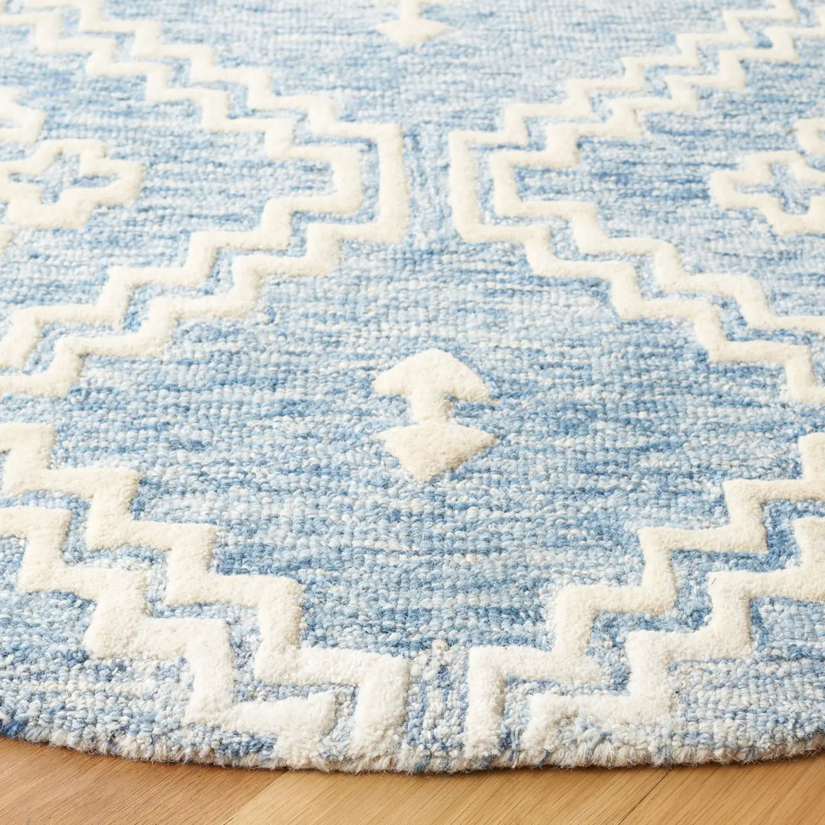 Safavieh Abstract 6'-0" x 6'-0" Rug in Blue / Ivory