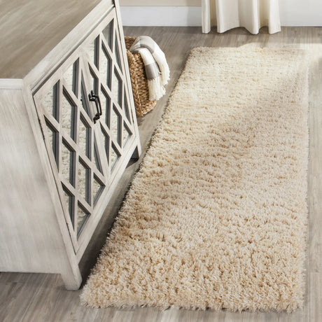 Safavieh Indie Shag 2'-3" x 7'-0" Rug in Light Beige