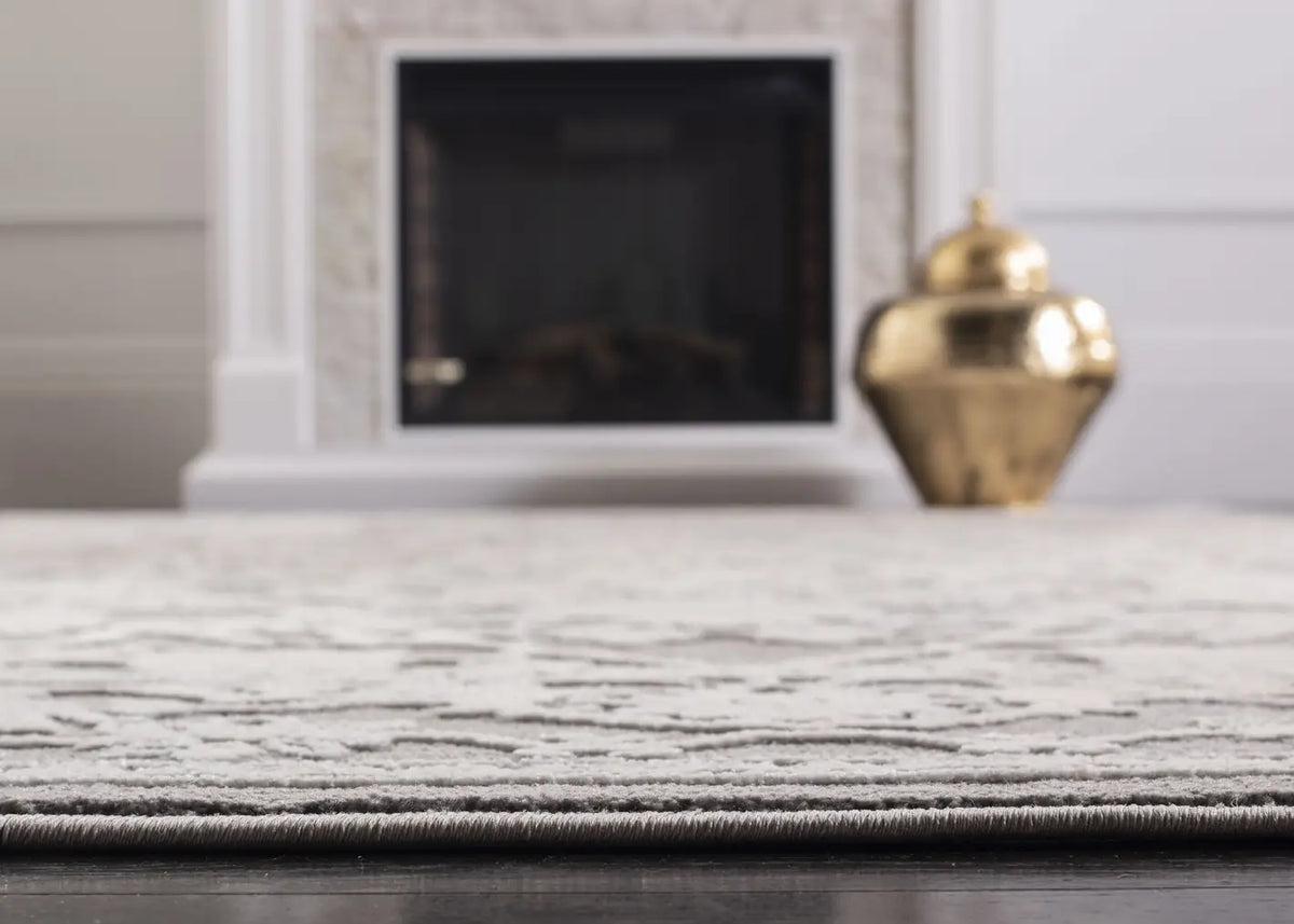 Safavieh Reflection 4'-0" x 6'-0" Rug in Dark Grey / Cream