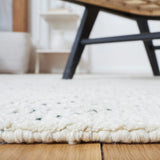 Safavieh Casablanca 4'-0" x 6'-0" Rug in Ivory / Green