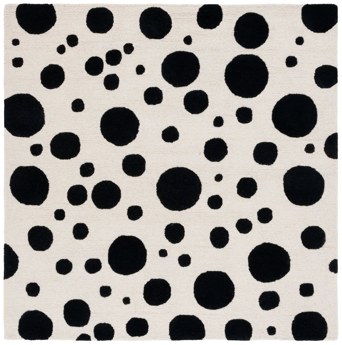 Safavieh Cambridge 6'-0" x 6'-0" Rug in Ivory / Black