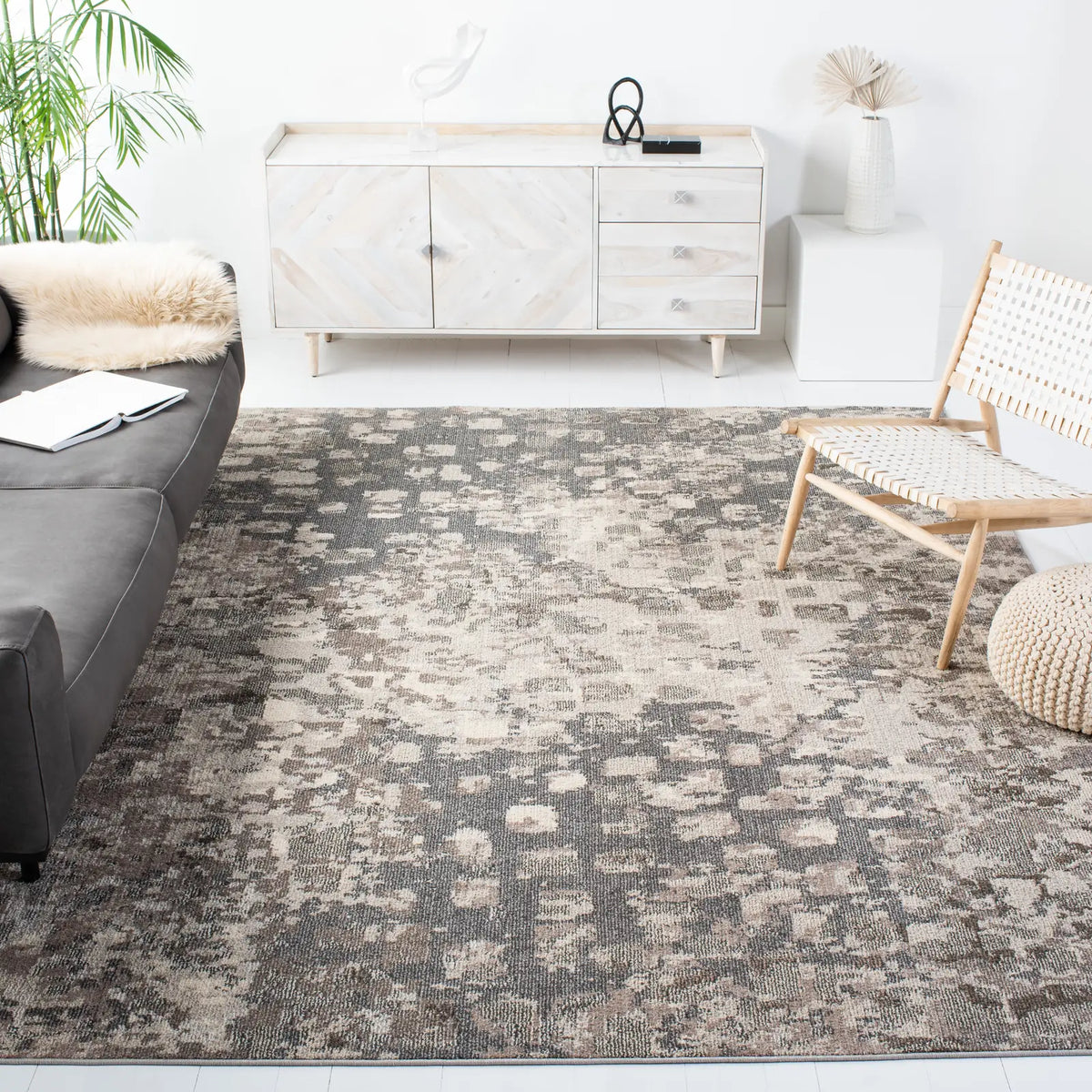Safavieh Madison 10'-0" x 14'-0" Rug in Grey / Beige