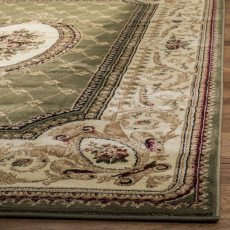 Safavieh Lyndhurst 5'-3" x 7'-6" Rug in Sage / Ivory