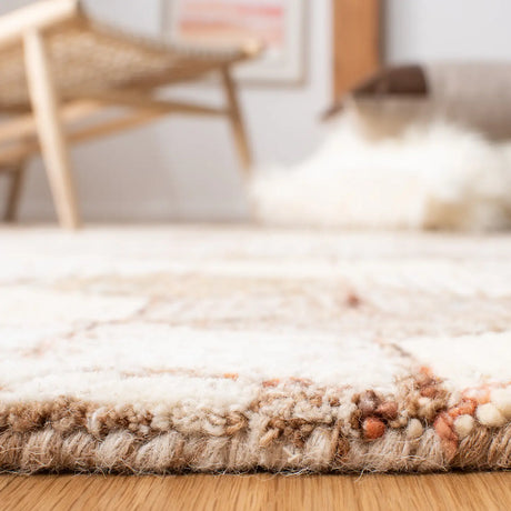 Safavieh Soho 4'-0" x 6'-0" Rug in Beige / Taupe