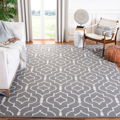 Safavieh Dhurries 10'-0" x 14'-0" Rug in Grey / Ivory