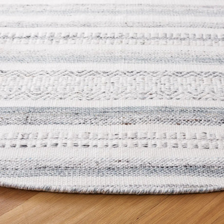 Safavieh Kilim 6'-0" x 6'-0" Rug in Ivory / Grey