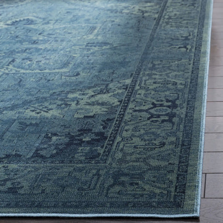 Safavieh Vintage 5'-3" x 7'-6" Rug in Turquoise