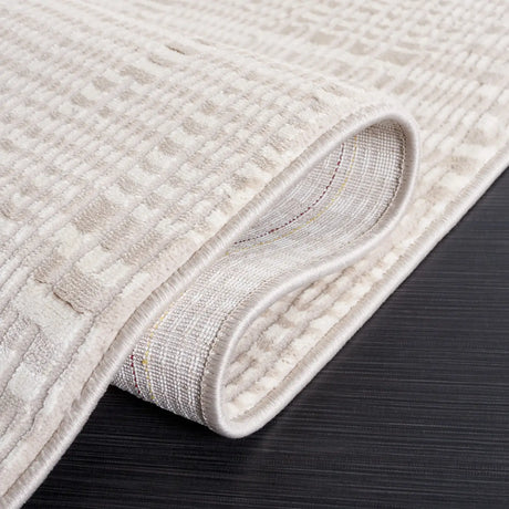 Safavieh Continental 4'-0" x 6'-0" Rug in Ivory / Beige